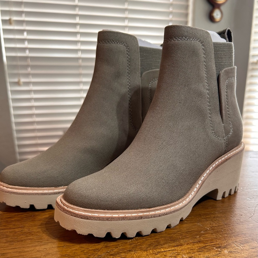 Women's Dolce Vita Huey Boot - Stylish Slip-On Ankle Boots